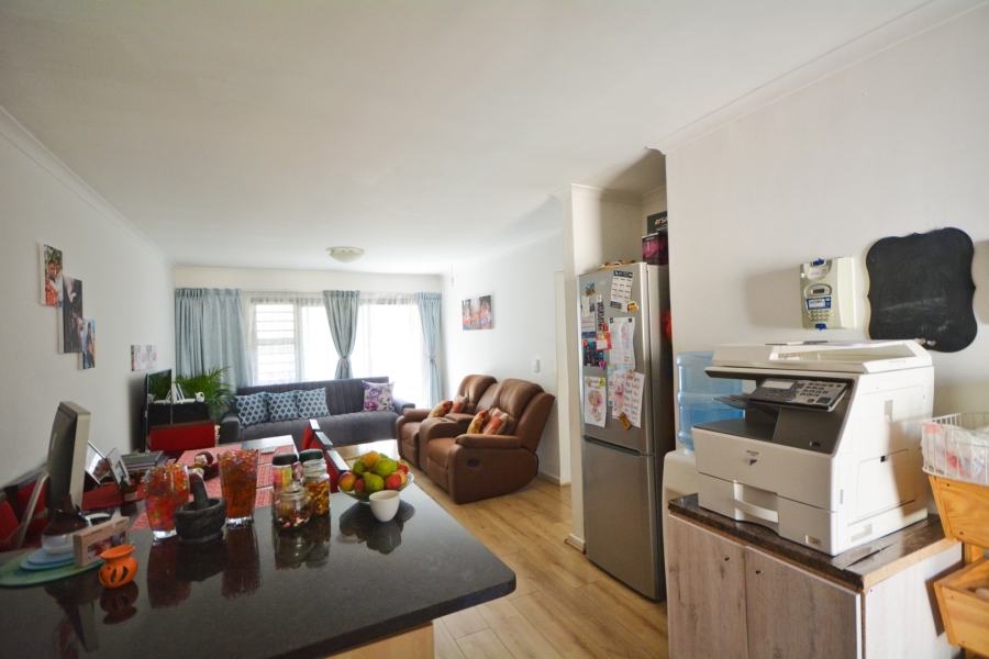 To Let 2 Bedroom Property for Rent in Sonstraal Heights Western Cape